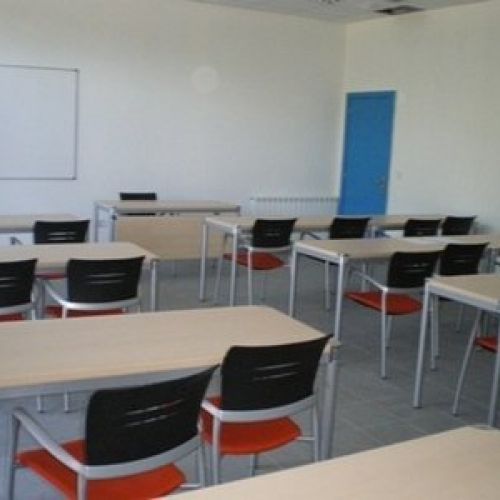 Mesas y sillas aula formación Mesas y sillas aula formación
